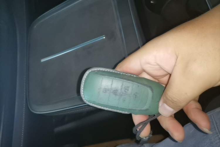 Used AION V 2024 Plus 70 Tech Edition Lithium Iron Phosphate Vehicle Key