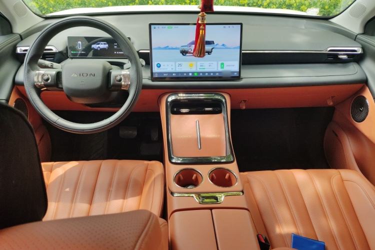 Used AION V 2024 Aion Tyrannosaurus 650 Smart Luxury Edition Center Console