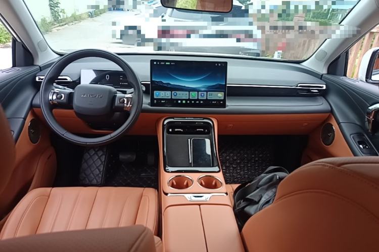 Used AION V 2024 Aion Tyrannosaurus 520 Smart Enjoy Edition Center Console