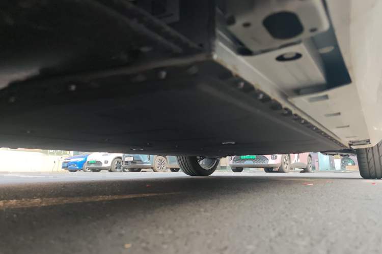 Used AION V 2024 Aion Tyrannosaurus 650 LiDAR Edition Chassis Front Left