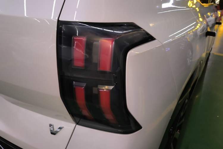 Used AION V 2024 Aion Tyrannosaurus 520 Smart Luxury Edition Exterior 3