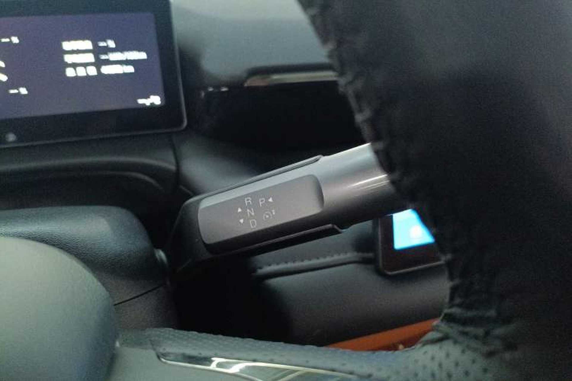 Used AION V 2024 Aion Tyrannosaurus 650 Smart Premium Edition Gear Lever