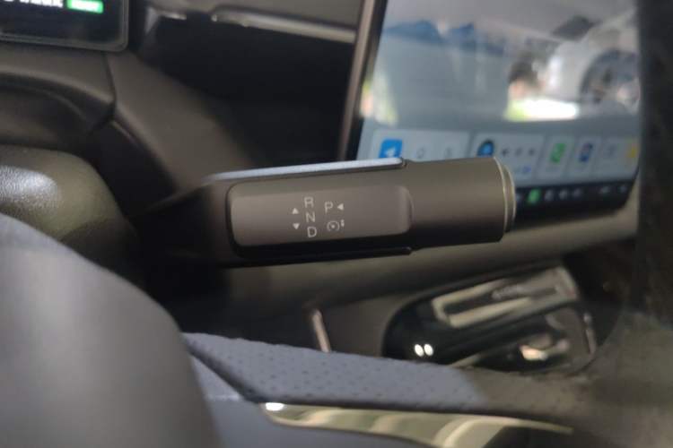 Used AION V 2024 Aion Tyrannosaurus 520 Intelligent Premium Edition Gear Lever