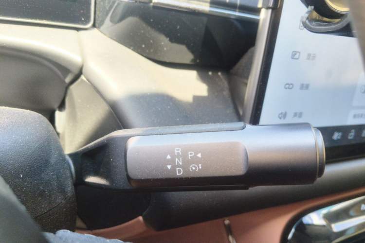 Used AION V 2024 Aion Tyrannosaurus 520 Smart Luxury Edition Gear Lever