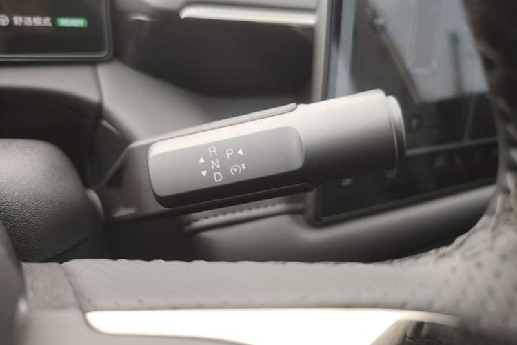 Used AION V 2024 Aion Tyrannosaurus 520 Intelligent Premium Edition Gear Lever