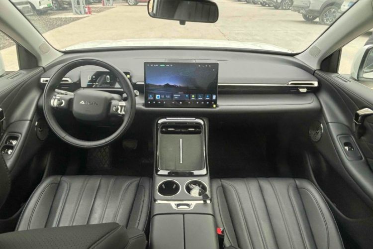 Used AION V 2024 Aion Tyrannosaurus 650 Smart Premium Edition Interior 1