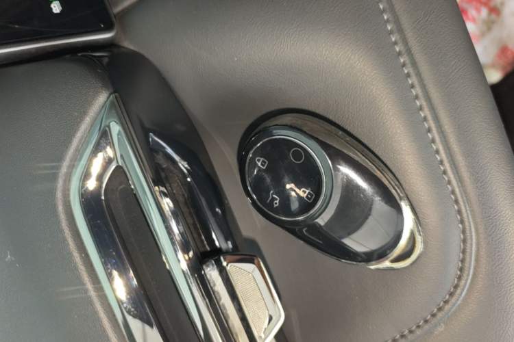 Used AION V 2024 Aion Tyrannosaurus 520 Smart Luxury Edition Interior 1
