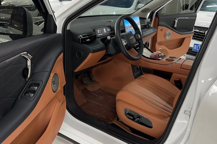 Used AION V 2024 Aion Tyrannosaurus 650 LiDAR Edition Interior 2