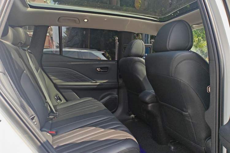 Used AION V 2024 Aion Tyrannosaurus 650 Smart Premium Edition Interior 3