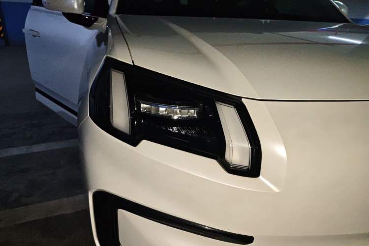 Used AION V 2024 Aion Tyrannosaurus 650 Smart Luxury Edition Right Front Headlight