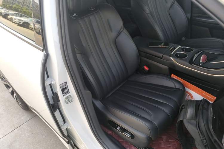 Used AION V 2024 Aion Tyrannosaurus 650 Smart Premium Edition Right Front Seat