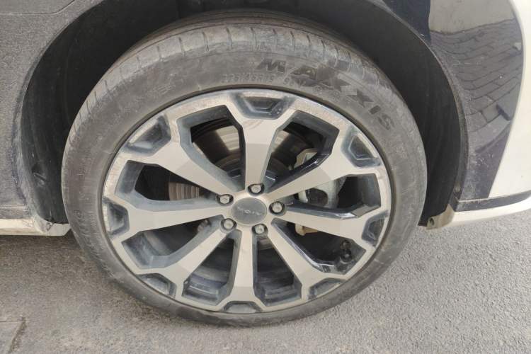 Used AION V 2024 Aion Tyrannosaurus 650 Smart Luxury Edition Right Front Wheel Hub