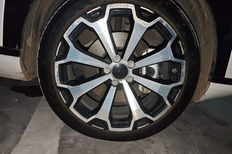 Used AION V 2024 Aion Tyrannosaurus 650 Smart Luxury Edition Right Front Wheel Hub