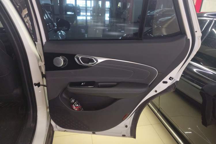 Used AION V 2024 Plus 70 Tech Edition Lithium Iron Phosphate Right Rear Door Interior