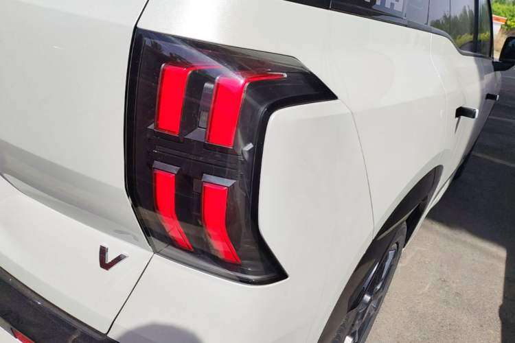 Used AION V 2024 Aion Tyrannosaurus 520 Smart Enjoy Edition Right Rear Taillight