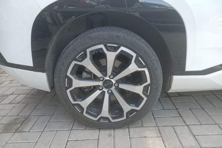 Used AION V 2024 Aion Tyrannosaurus 520 Intelligent Premium Edition Right Rear Wheel Hub