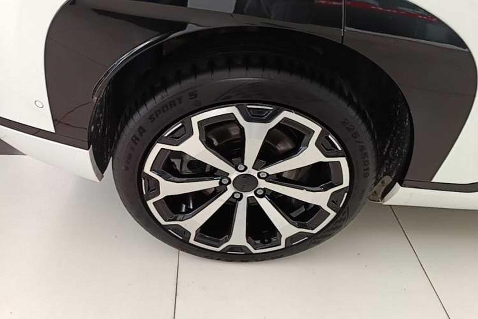 Used AION V 2024 Aion Tyrannosaurus 650 LiDAR Edition Right Rear Wheel Hub