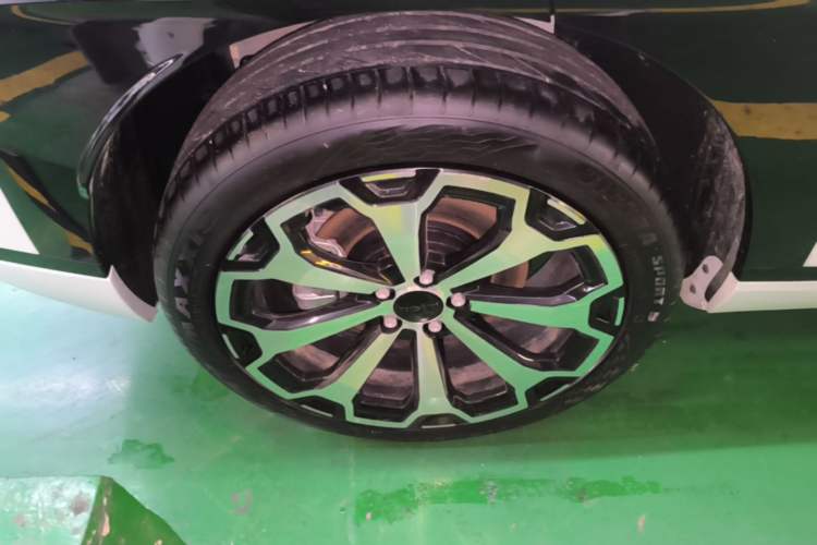 Used AION V 2024 Aion Tyrannosaurus 520 Smart Luxury Edition Right Rear Wheel Hub