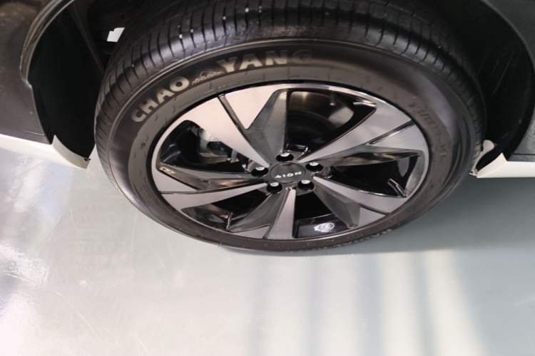 Used AION V 2024 Aion Tyrannosaurus 520 Intelligent Premium Edition Right Rear Wheel Hub