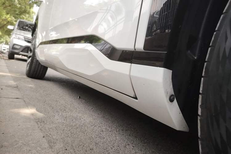 Used AION V 2024 Aion Tyrannosaurus 520 Intelligent Premium Edition Right Side Sill