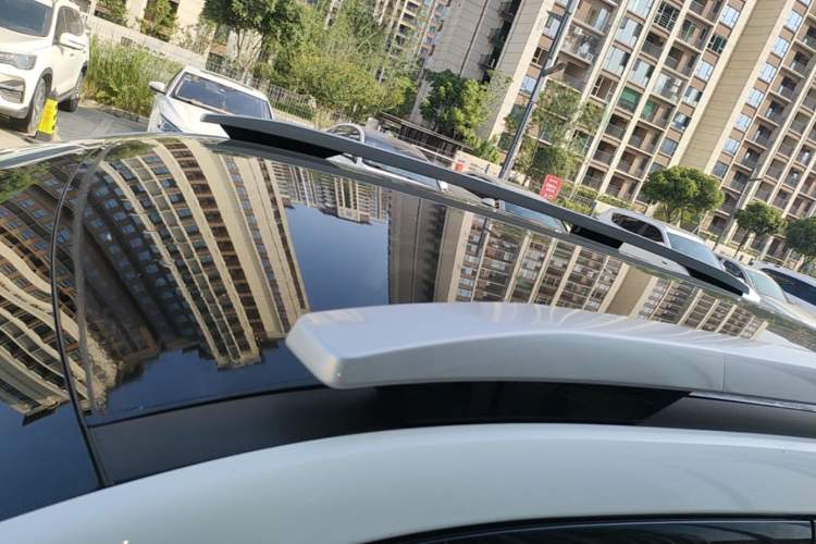 Used AION V 2024 Aion Tyrannosaurus 650 Smart Premium Edition Roof