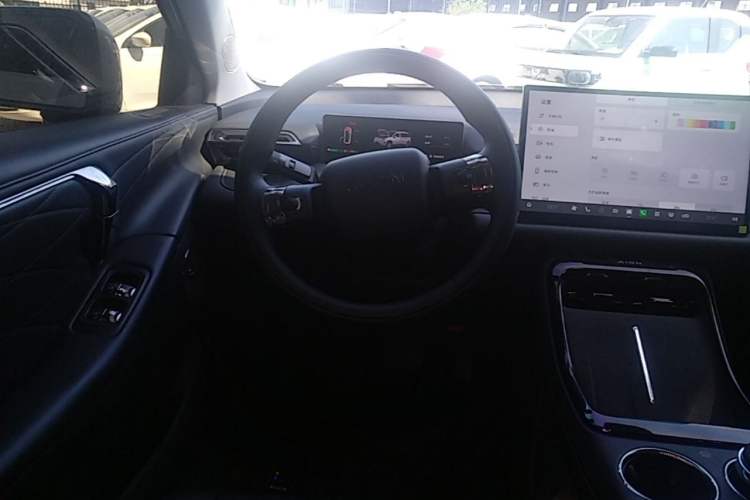 Used AION V 2024 Aion Tyrannosaurus 650 Smart Premium Edition Steering Wheel