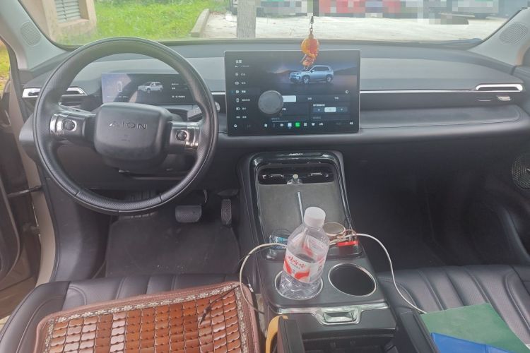 Used AION V 2024 Aion Tyrannosaurus 650 Smart Luxury Edition Center Console