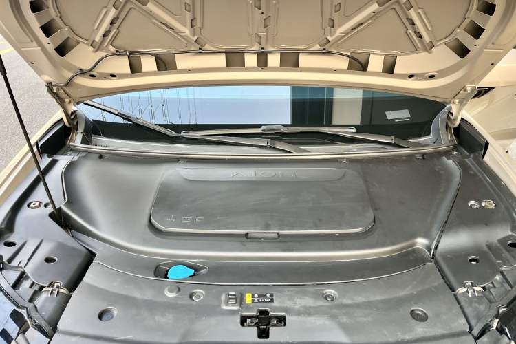 Used AION V 2024 Aion Tyrannosaurus 650 LiDAR Edition Engine Bay