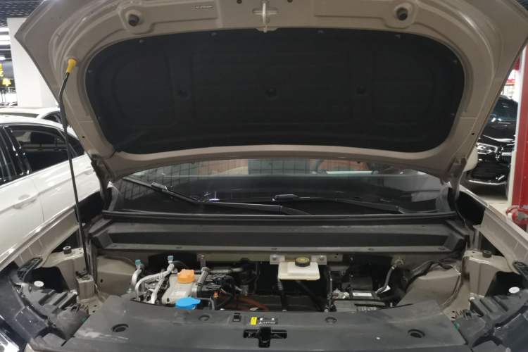 Used AION V 2024 Aion Tyrannosaurus 650 Smart Premium Edition Engine Bay