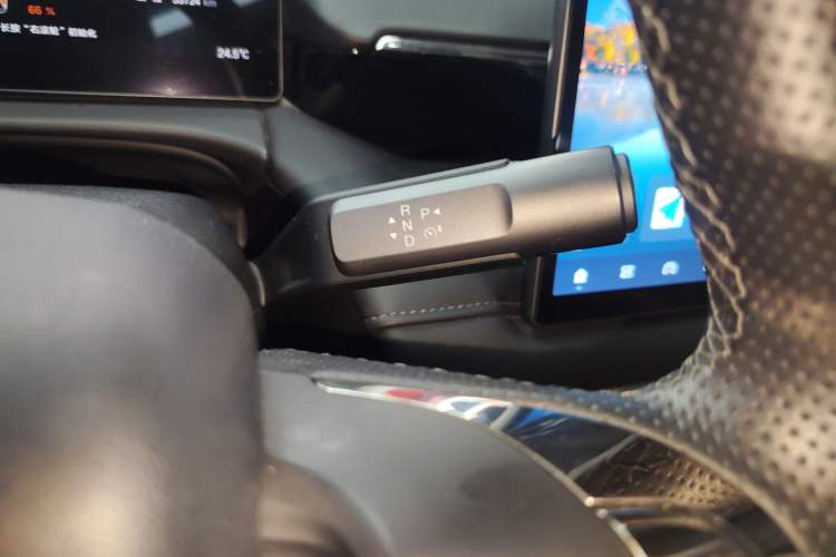Used AION V 2024 Aion Tyrannosaurus 520 Smart Luxury Edition Gear Lever