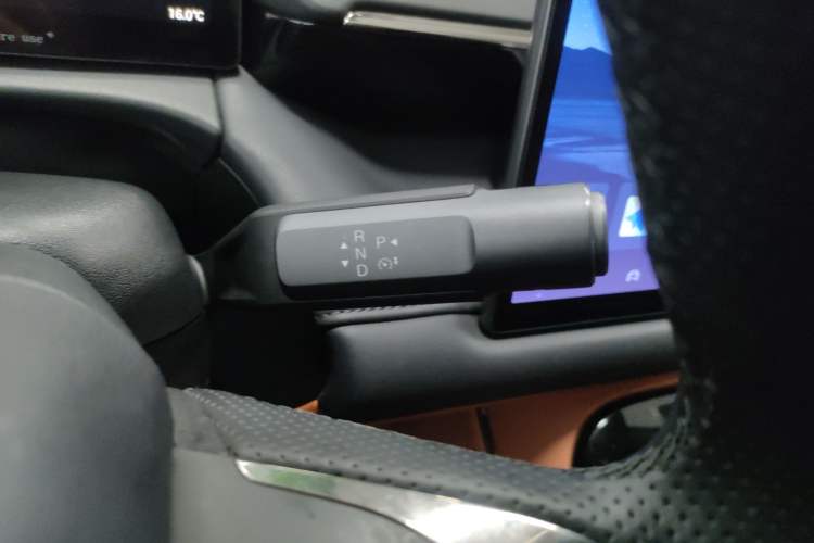Used AION V 2024 Aion Tyrannosaurus 650 LiDAR Edition Gear Lever