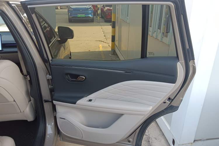 Used AION V 2024 Aion Tyrannosaurus 650 LiDAR Edition Interior 6