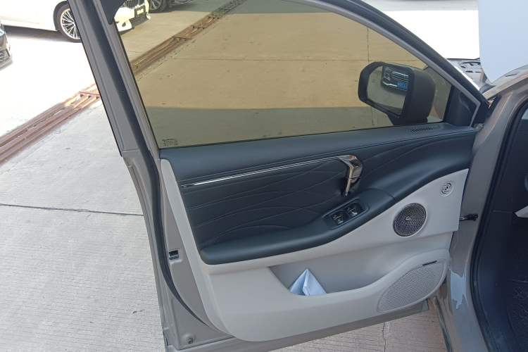 Used AION V 2024 Aion Tyrannosaurus 650 LiDAR Edition Interior 7