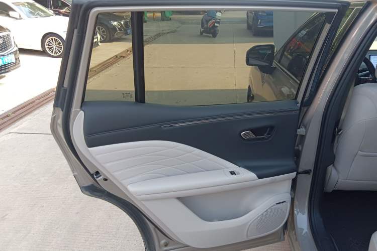 Used AION V 2024 Aion Tyrannosaurus 650 LiDAR Edition Interior 8