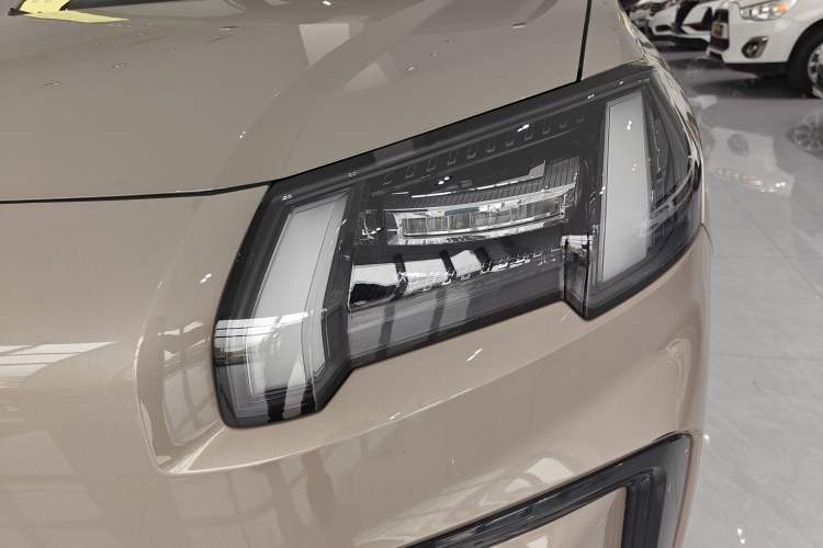 Used AION V 2024 Aion Tyrannosaurus 650 Smart Premium Edition Left Front Headlight