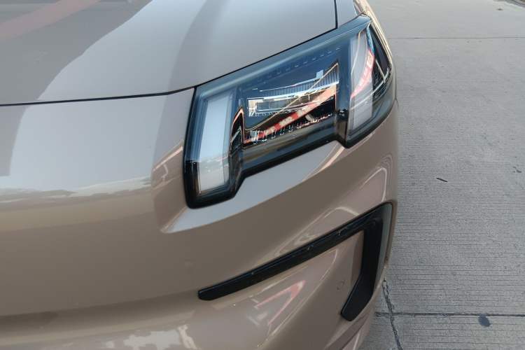 Used AION V 2024 Aion Tyrannosaurus 650 LiDAR Edition Left Front Headlight