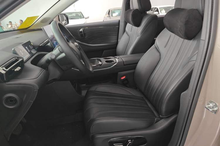 Used AION V 2024 Aion Tyrannosaurus 650 Smart Premium Edition Left Front Seat