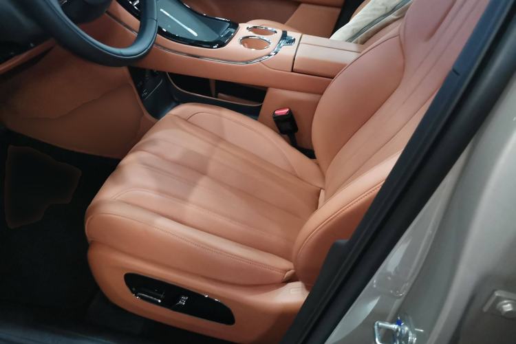 Used AION V 2024 Aion Tyrannosaurus 650 Smart Premium Edition Left Front Seat