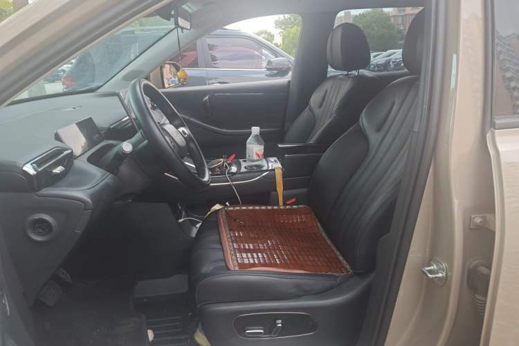 Used AION V 2024 Aion Tyrannosaurus 650 Smart Luxury Edition Left Front Seat