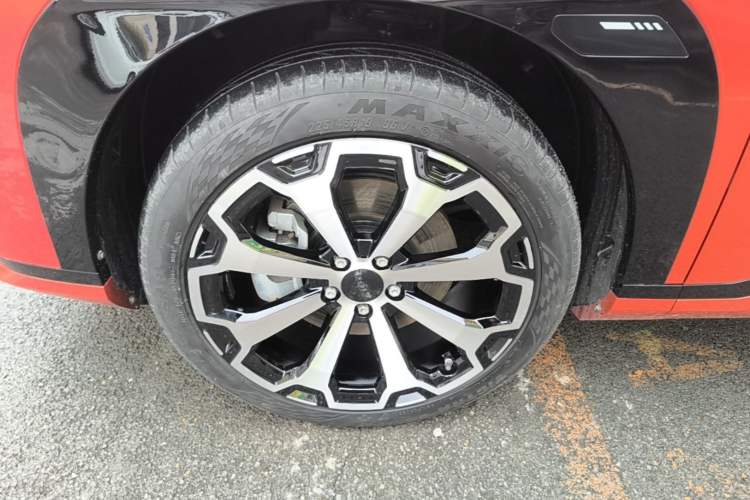 Used AION V 2024 Aion Tyrannosaurus 650 Smart Luxury Edition Left Front Wheel Hub