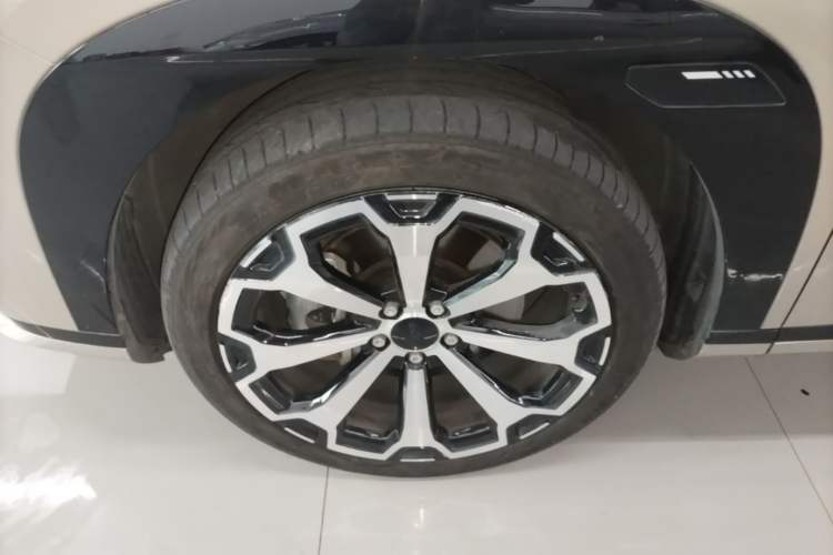 Used AION V 2024 Aion Tyrannosaurus 520 Smart Luxury Edition Left Front Wheel Hub