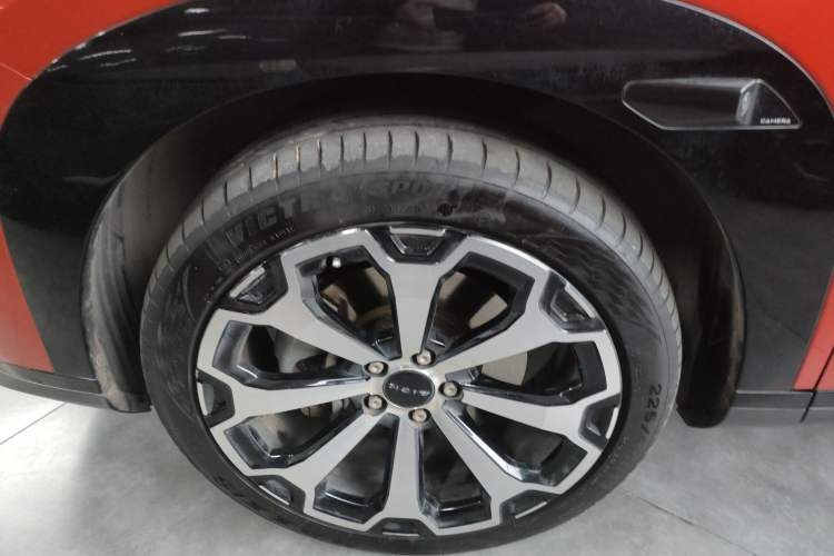 Used AION V 2024 Aion Tyrannosaurus 650 LiDAR Edition Left Front Wheel Hub