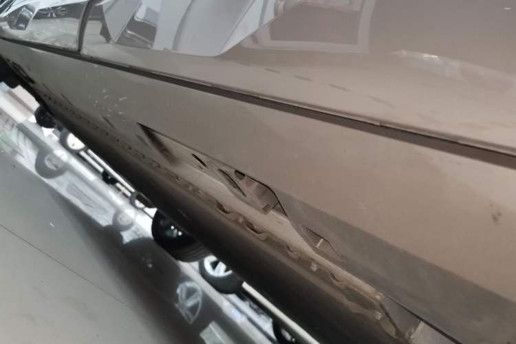 Used AION V 2024 Aion Tyrannosaurus 650 Smart Premium Edition Left Side Sill