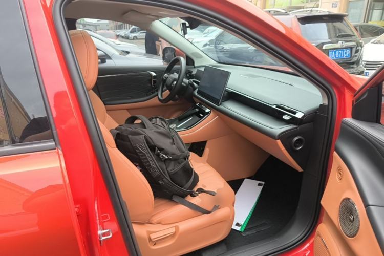 Used AION V 2024 Aion Tyrannosaurus 650 Smart Luxury Edition Right Front Seat