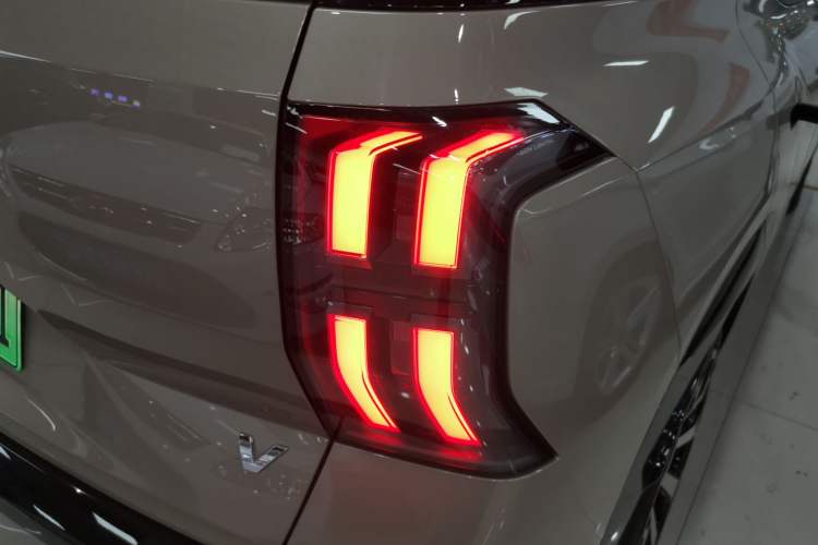 Used AION V 2024 Aion Tyrannosaurus 650 Smart Premium Edition Right Rear Taillight