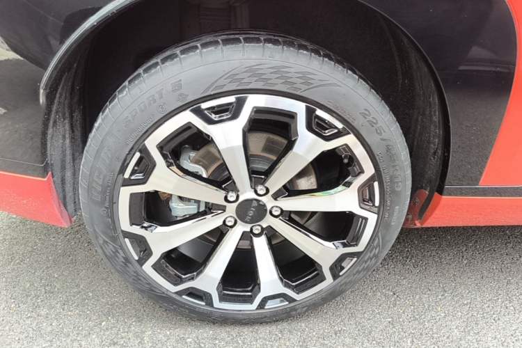 Used AION V 2024 Aion Tyrannosaurus 650 Smart Luxury Edition Right Rear Wheel Hub