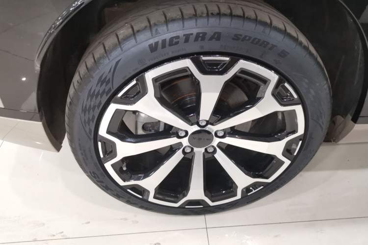 Used AION V 2024 Aion Tyrannosaurus 650 Smart Premium Edition Right Rear Wheel Hub