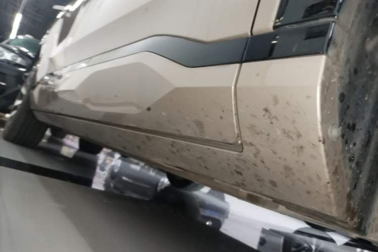 Used AION V 2024 Aion Tyrannosaurus 520 Smart Luxury Edition Right Side Sill