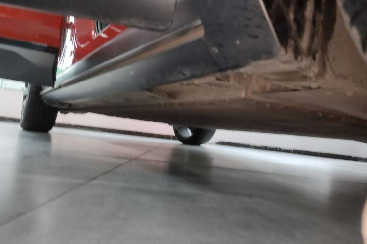 Used AION V 2024 Aion Tyrannosaurus 650 LiDAR Edition Right Side Sill