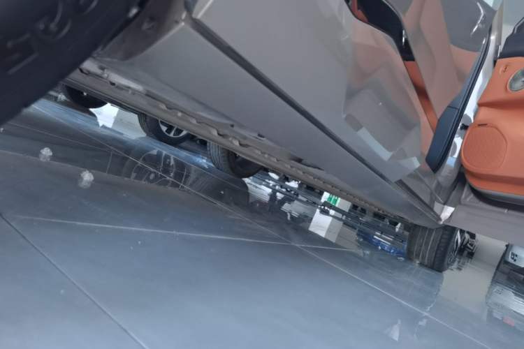 Used AION V 2024 Aion Tyrannosaurus 650 LiDAR Edition Right Side Sill